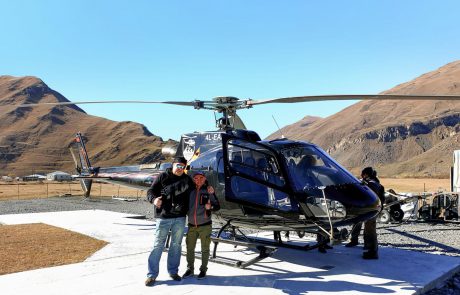 גאורגיה לאלפיון העליון: רכבי שטח, טיסה במסוק ומסאז' על שפת האגם