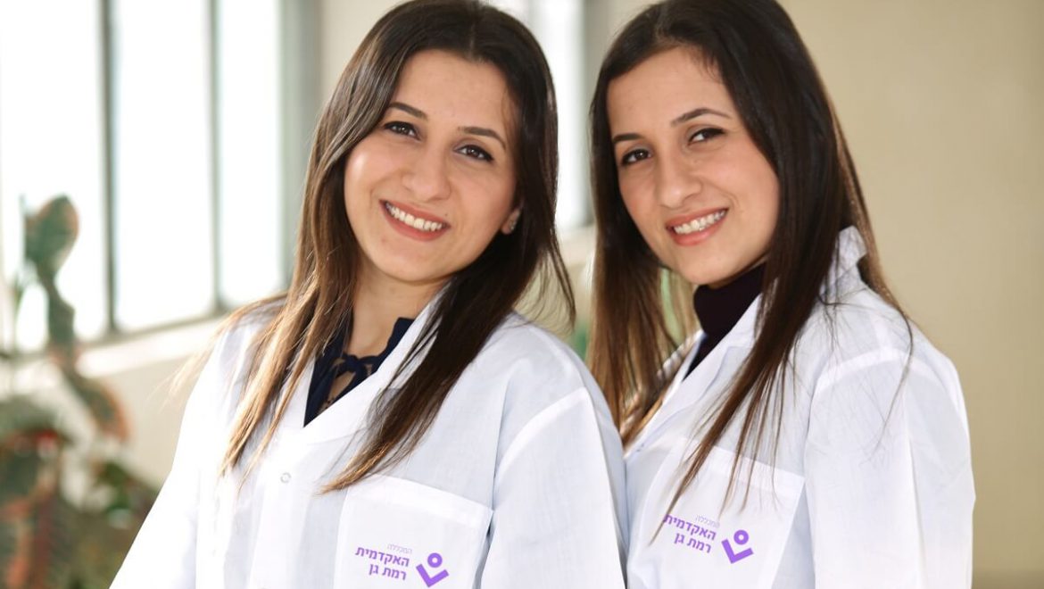 אחיות מוסמכות: התאומות שלמדו יחד לתואר ראשון ועשו הסבה לסיעוד