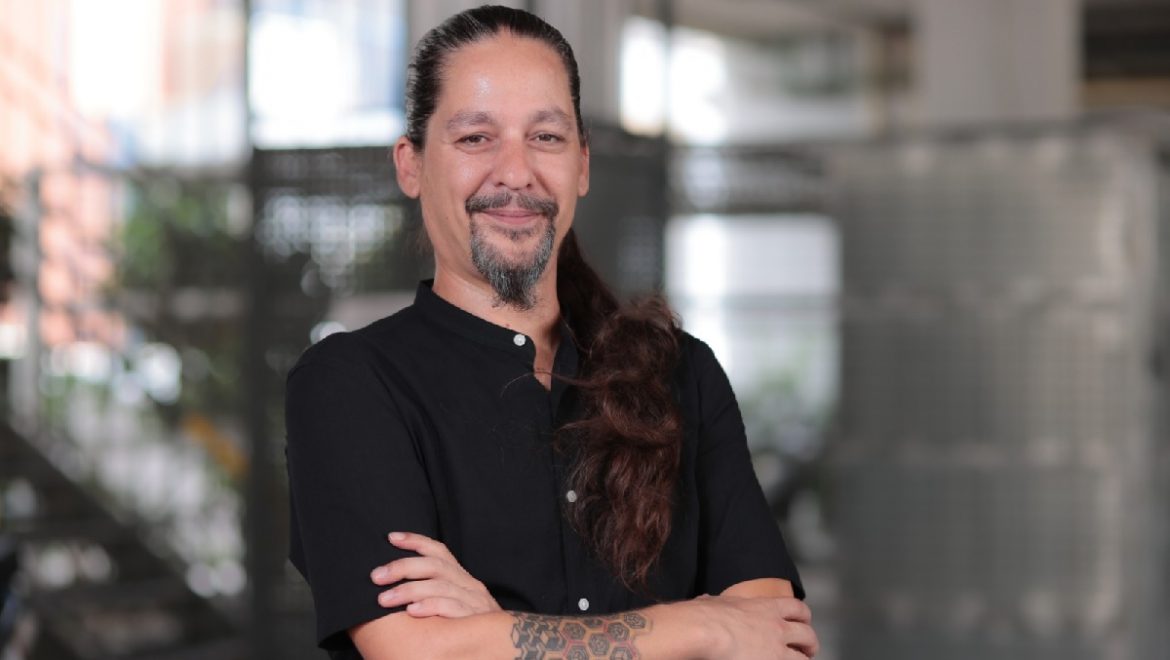 "את כל הניסיון שצברתי בשיווק ופרסום – הלקוחות שלי מקבלים על מגש של כסף"