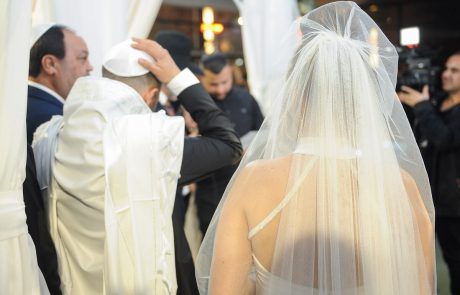 אל תלכו לרבנות בלעדיה: העמותה שמסייעת לישראלים להתחתן